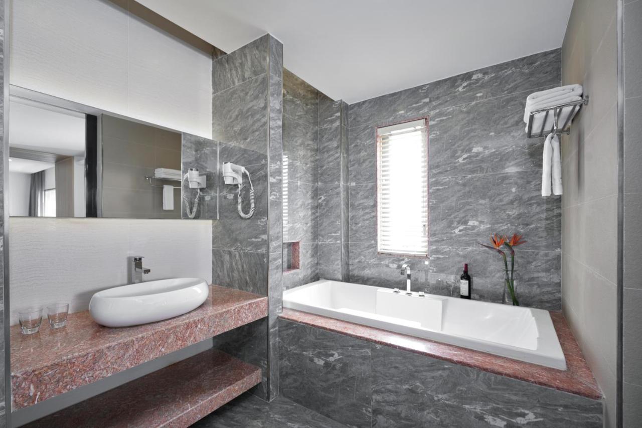 Oakwood Hotel & Apartments Saigon Хошимин Экстерьер фото